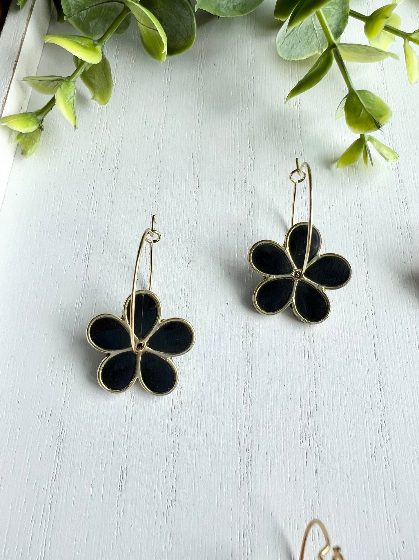 Large Daisy Resin Hoops