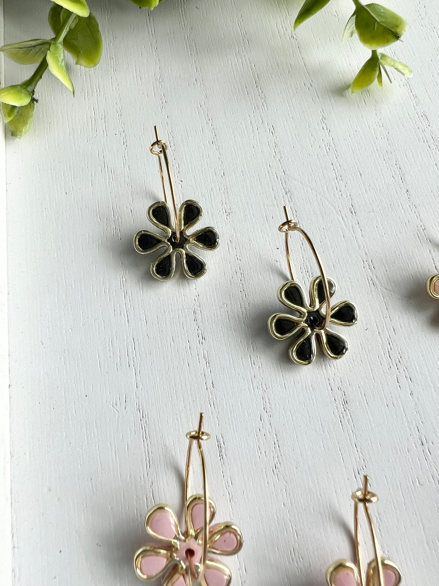 Small Daisy Resin Hoops