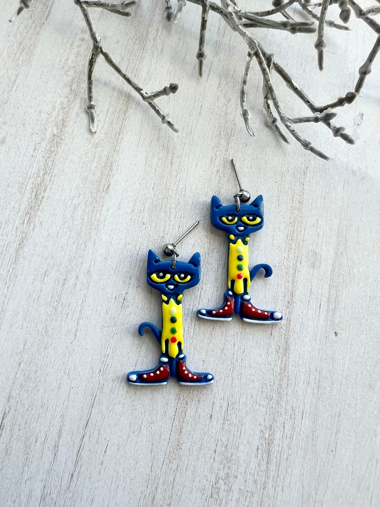 Pete the Cat Dangles and Studs