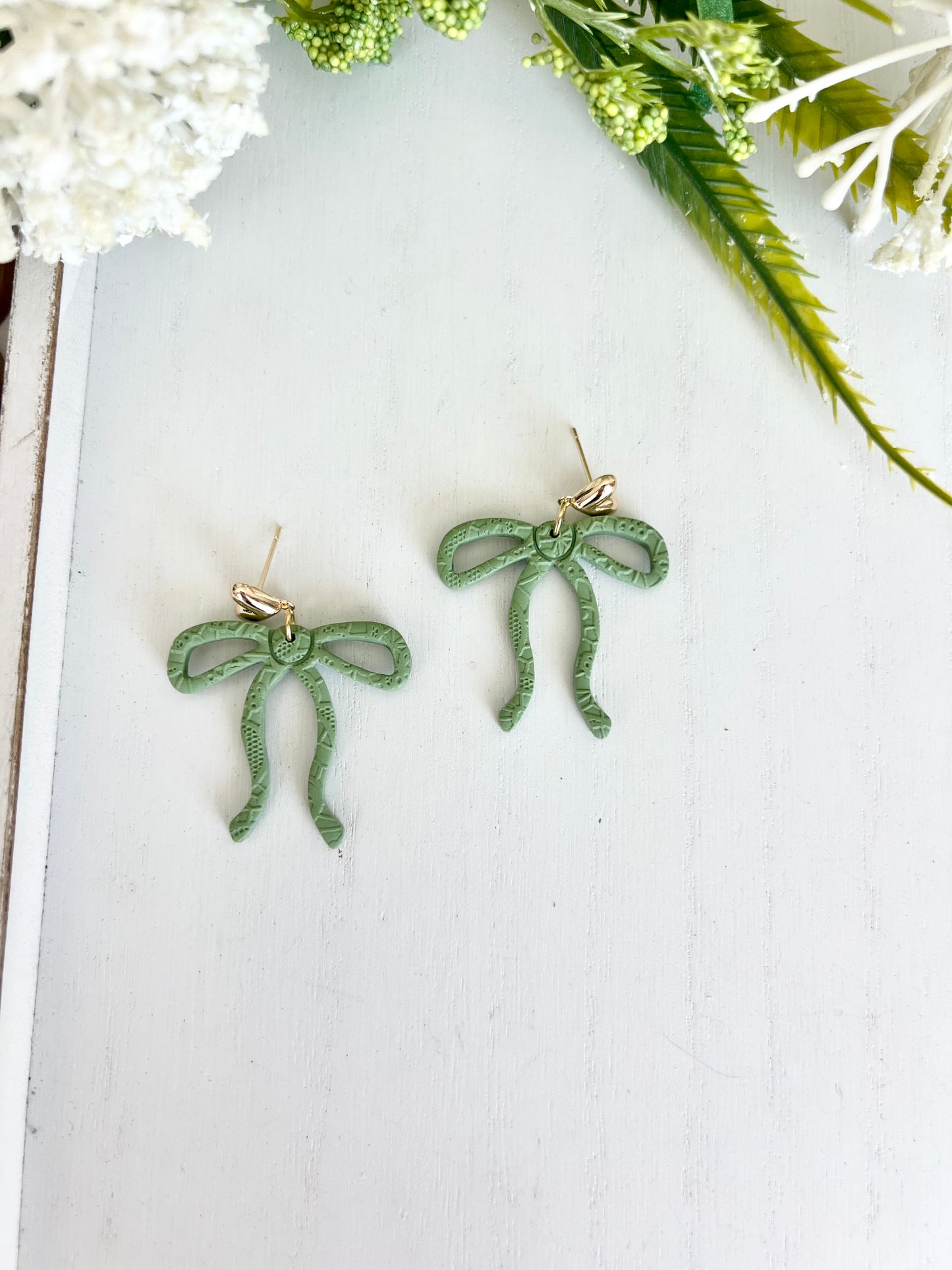 Green Lace Ribbon Bows