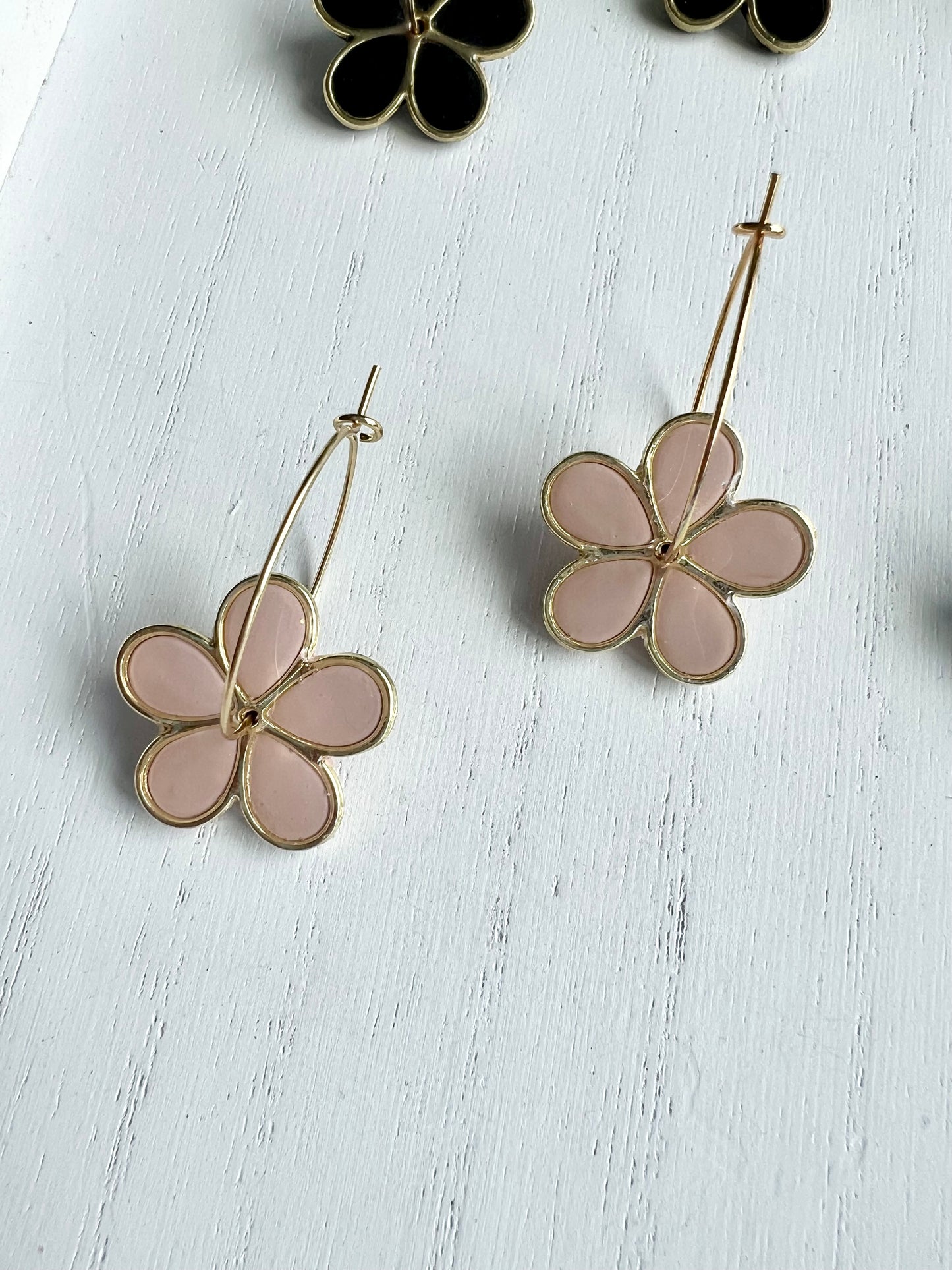 Large Daisy Resin Hoops