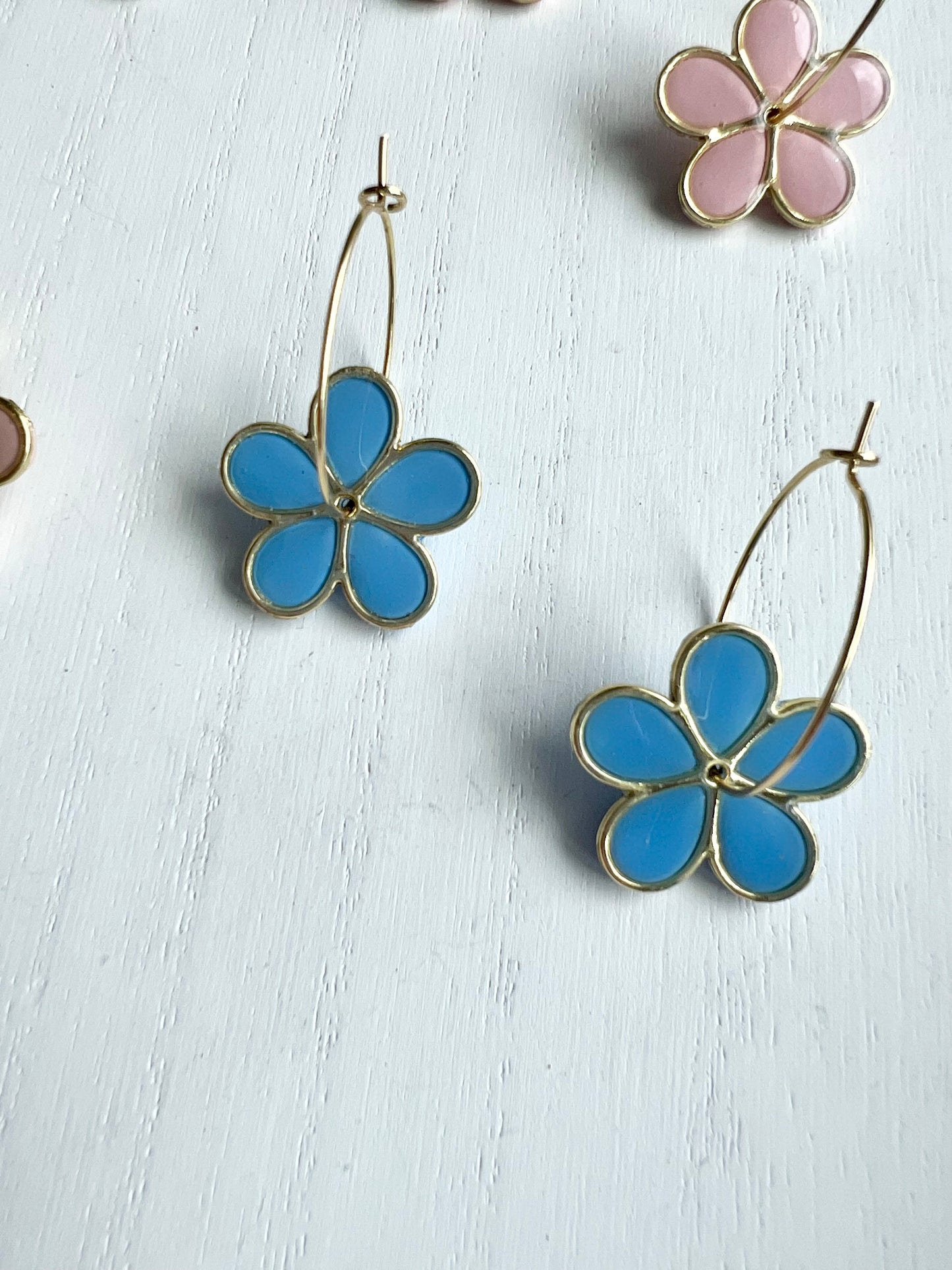 Large Daisy Resin Hoops
