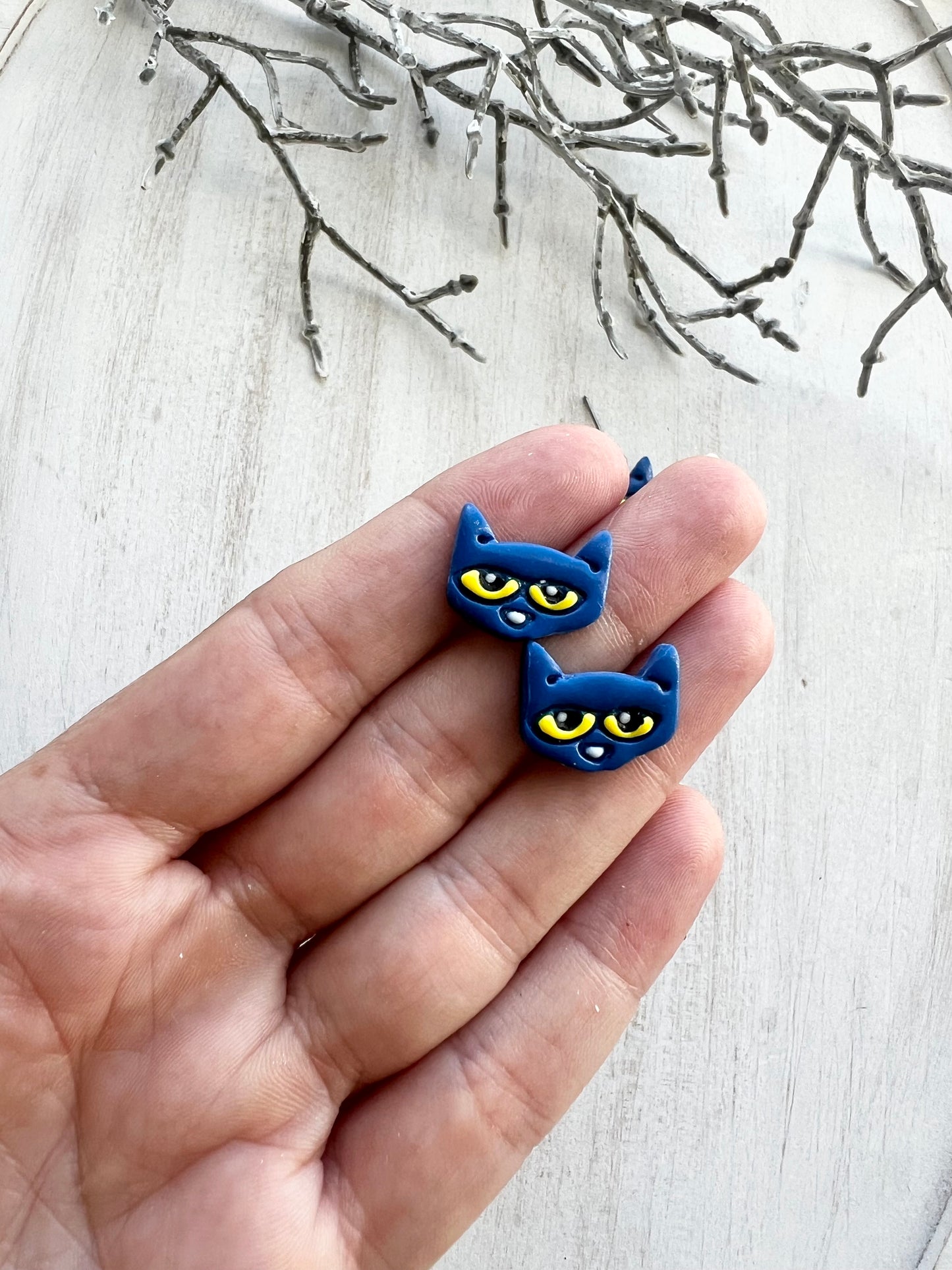 Pete the Cat Dangles and Studs