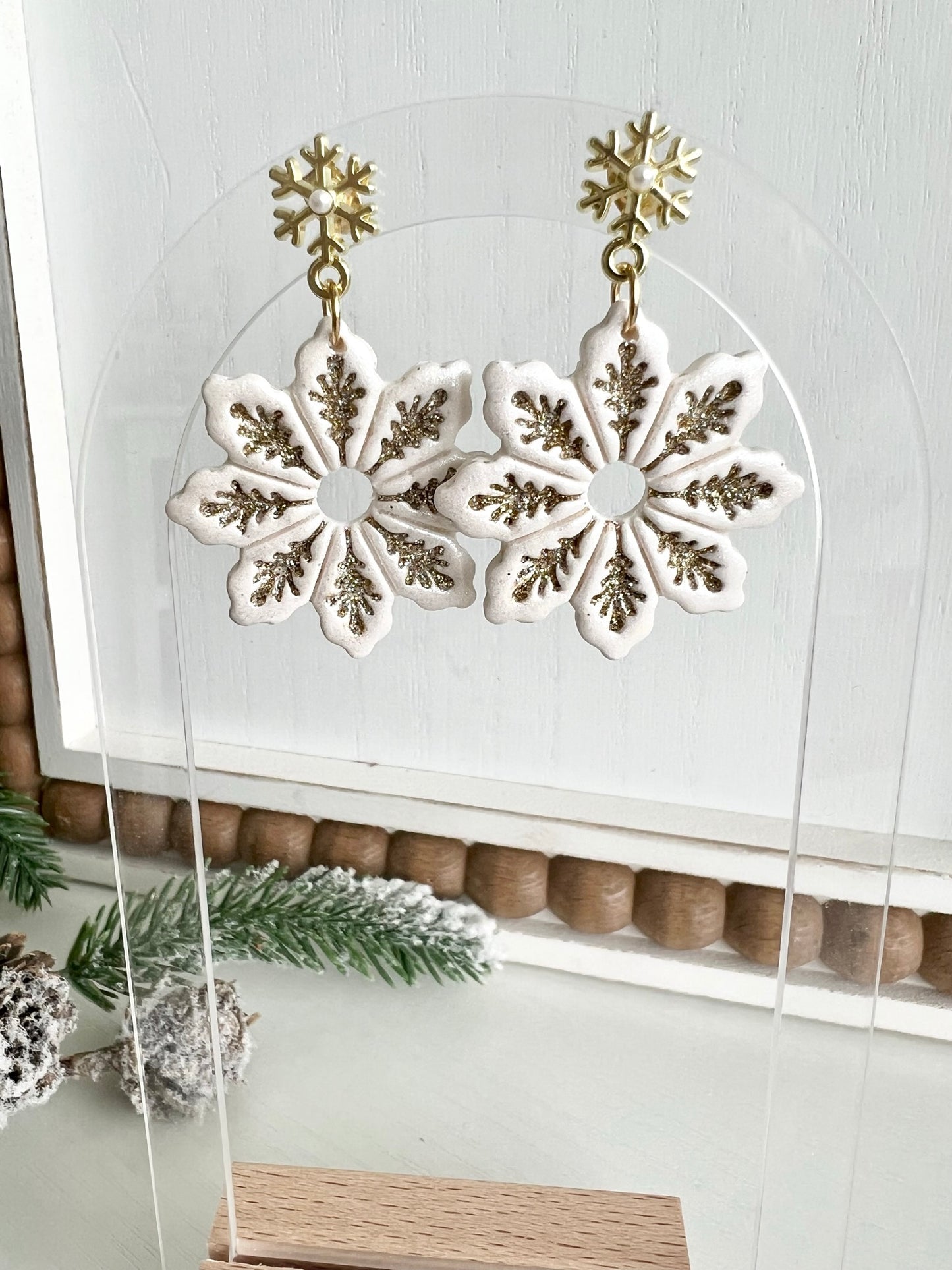 Champagne Snowflake with Gold Snowflake Stud