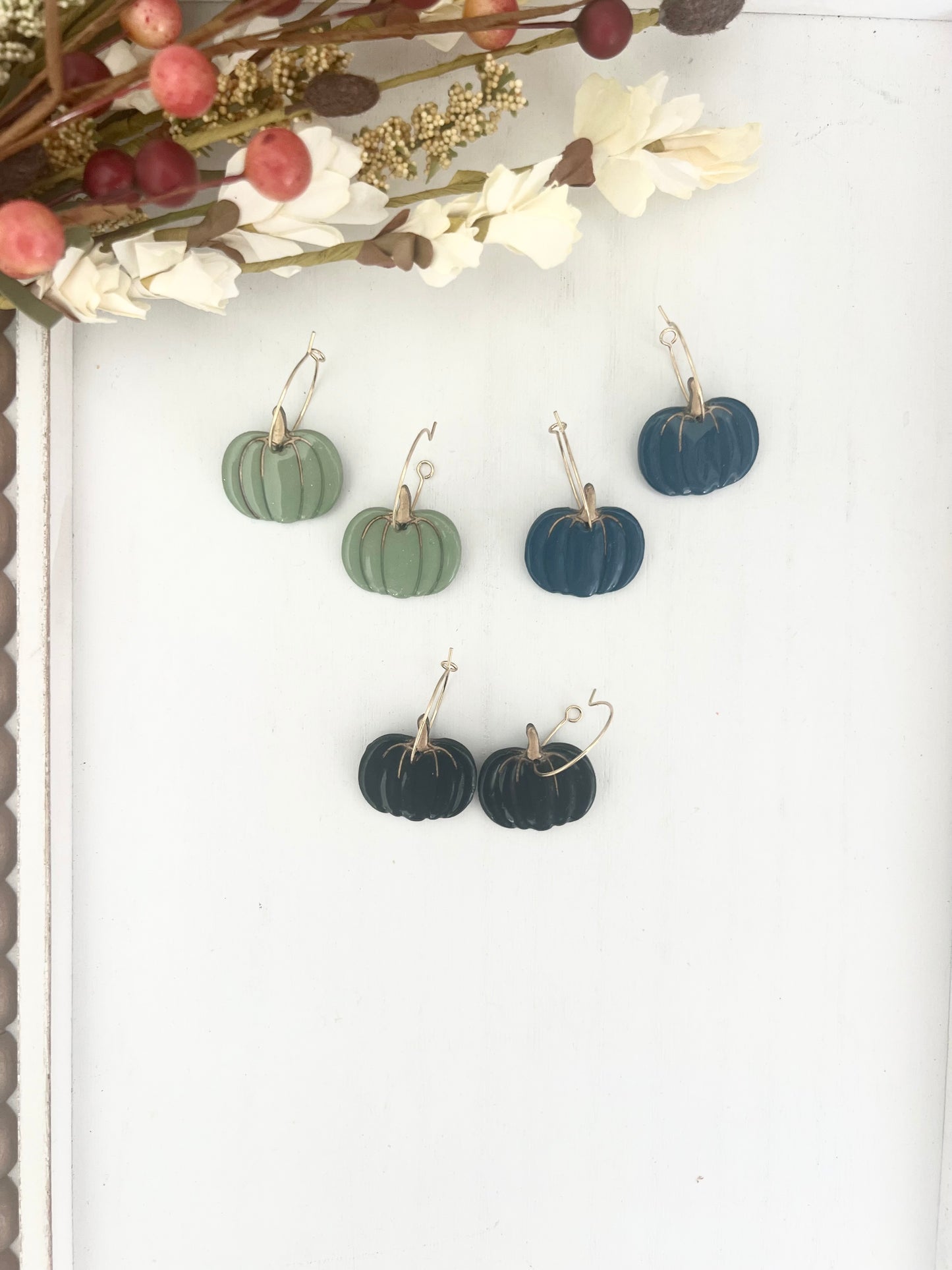 Gold Stem Resin Pumpkin Hoops