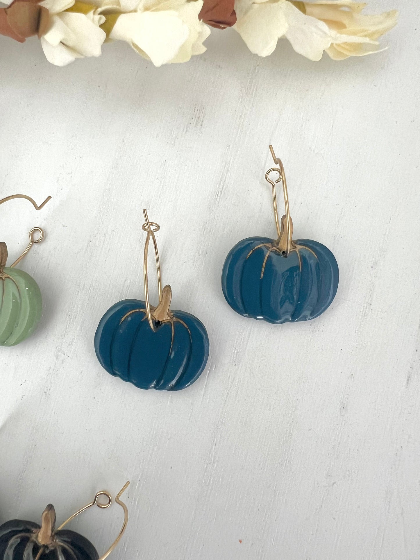 Gold Stem Resin Pumpkin Hoops