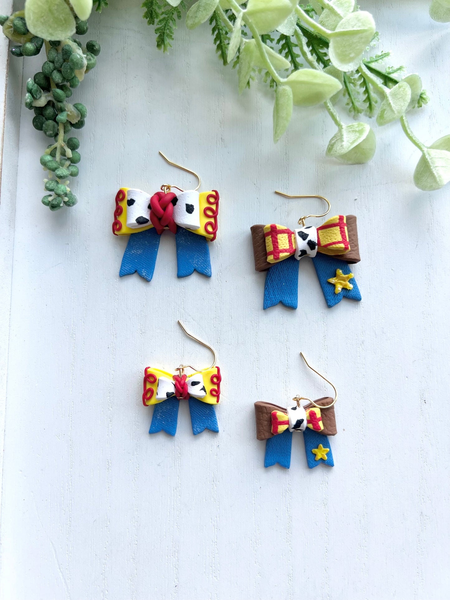 Jessie/Woody Mismatch Bow Dangles