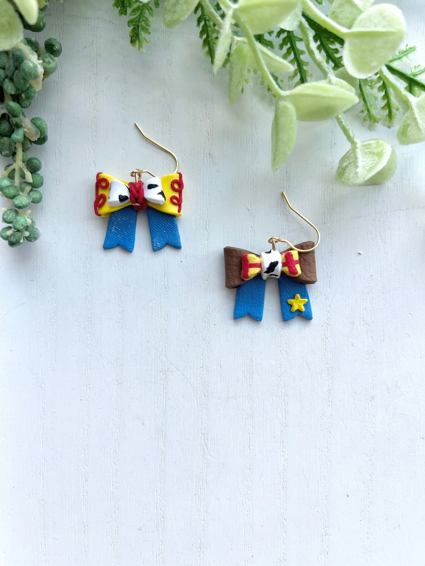 Jessie/Woody Mismatch Bow Dangles