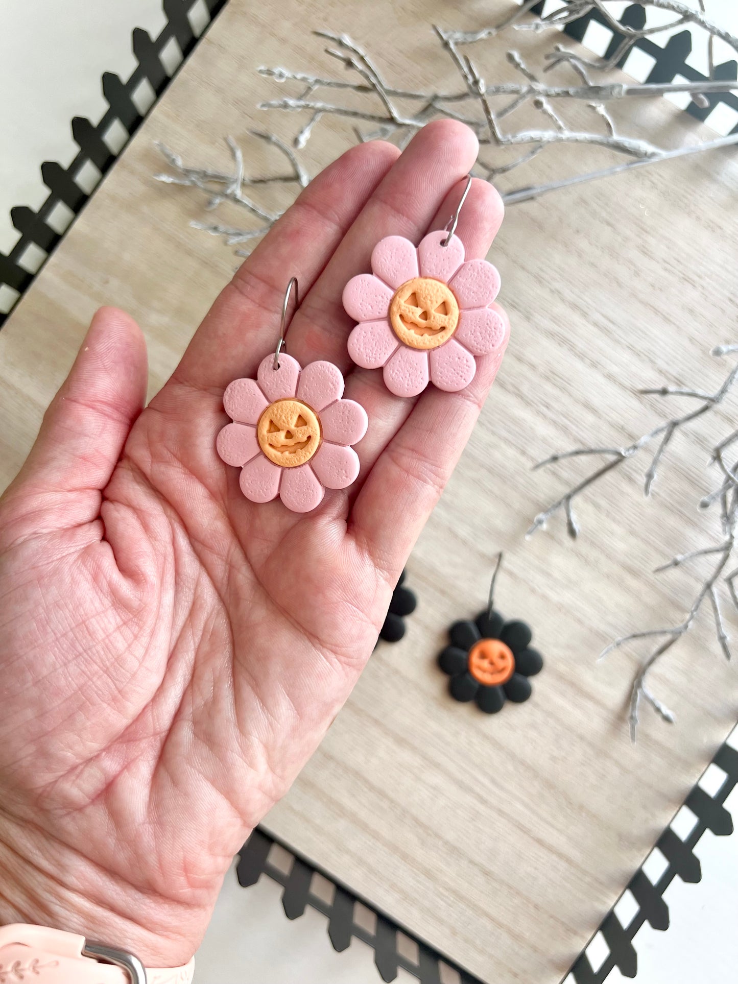 Jack-o-Lantern Daisy Dangles