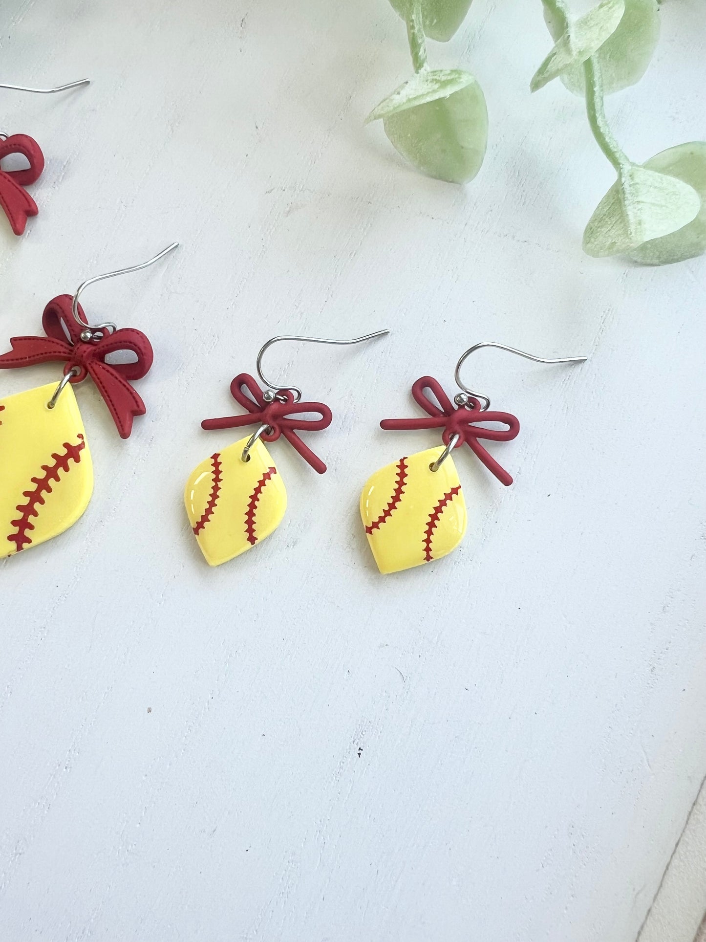 Softball Pointed Oval Bow Dangles